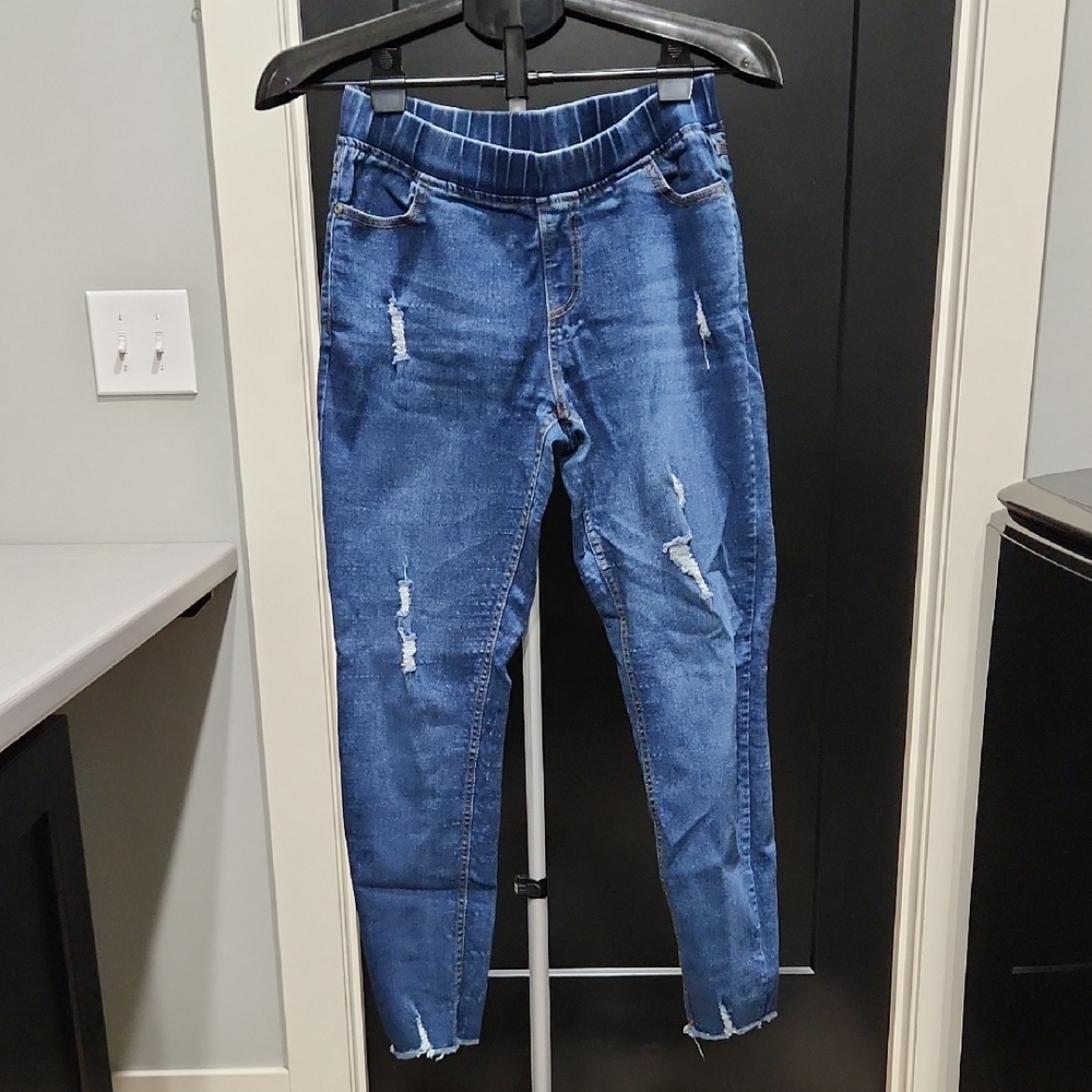 Stylish Blue Distressed Women Jeans